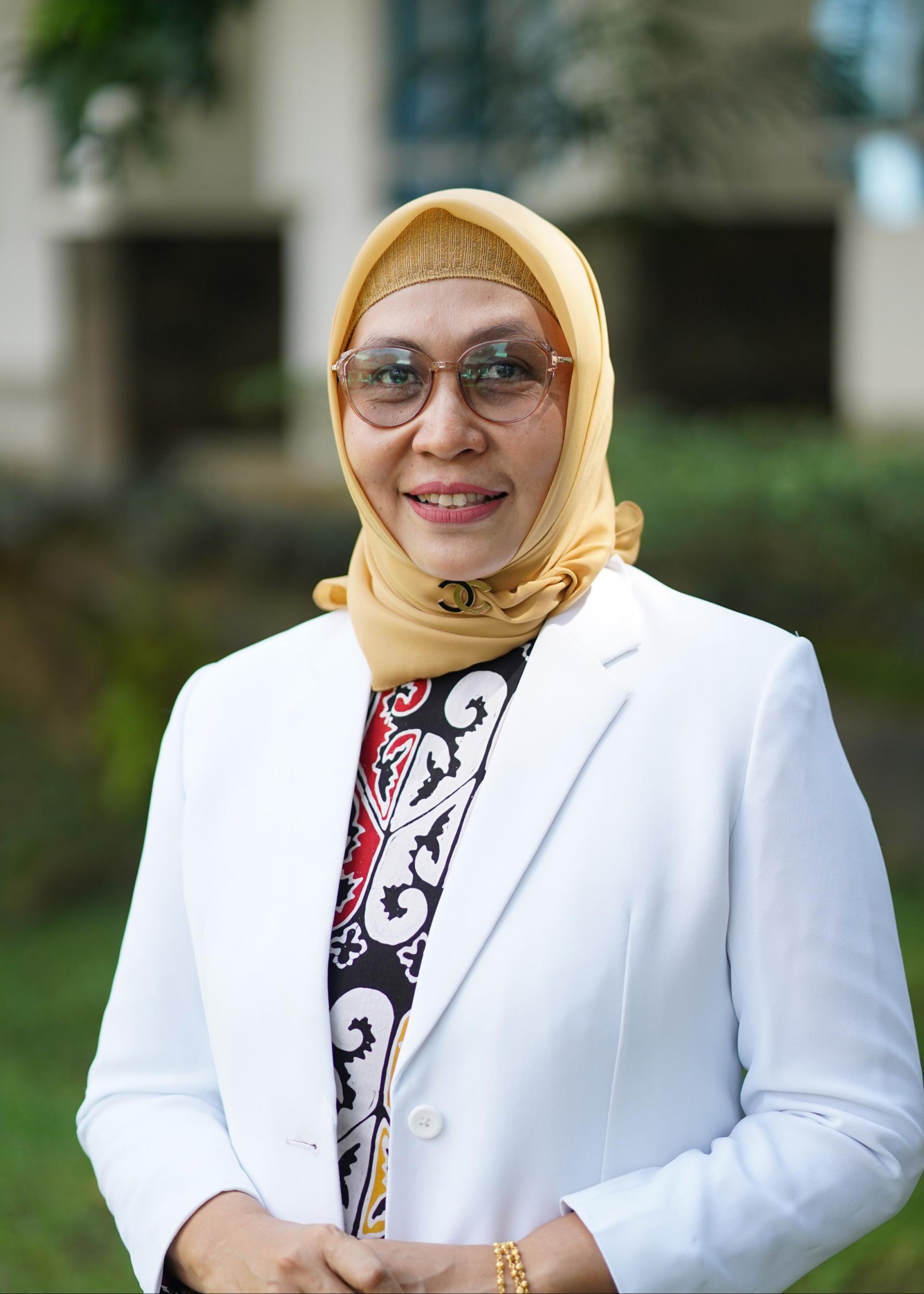 Prof. dr. Putri Chairani Eyanoer, Ms.Epi,  Ph.D., , FISPH., FISCM., Sp.KKLP